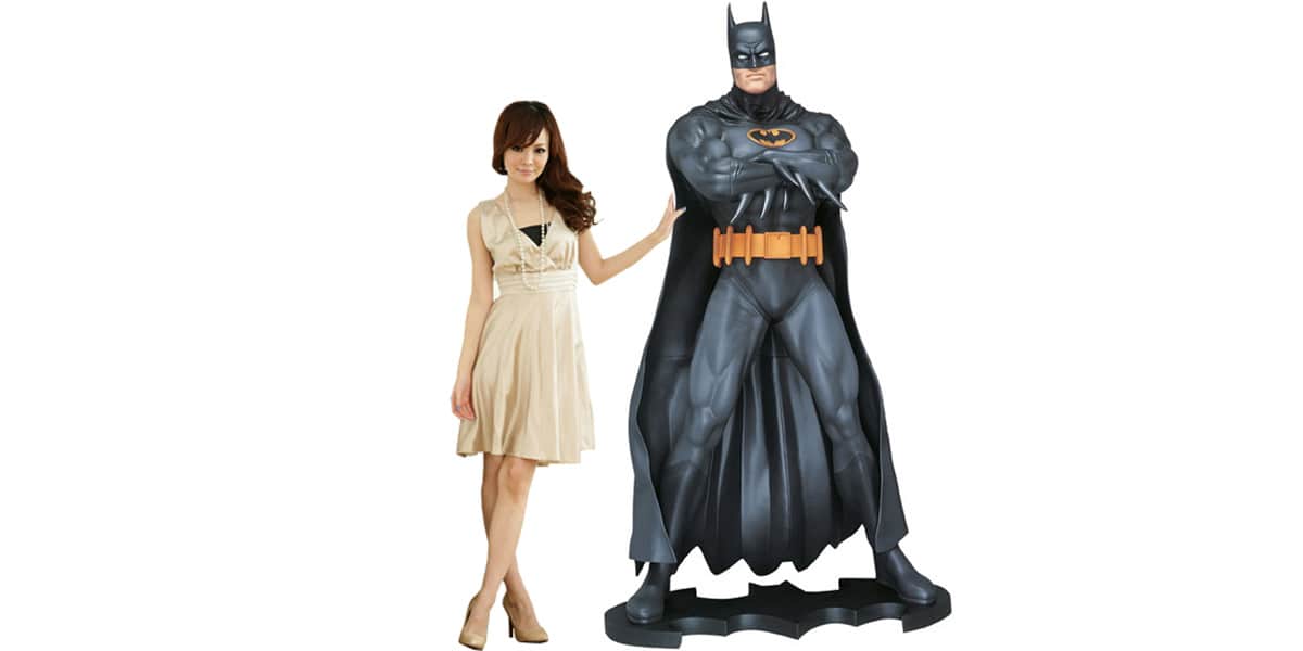 Batman Begins - Statue taille réelle Batman (Base incluse)